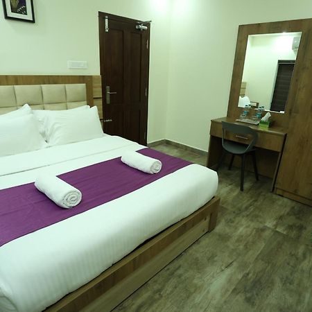 Balaji Regency Kanhangad Kannangad Exterior photo