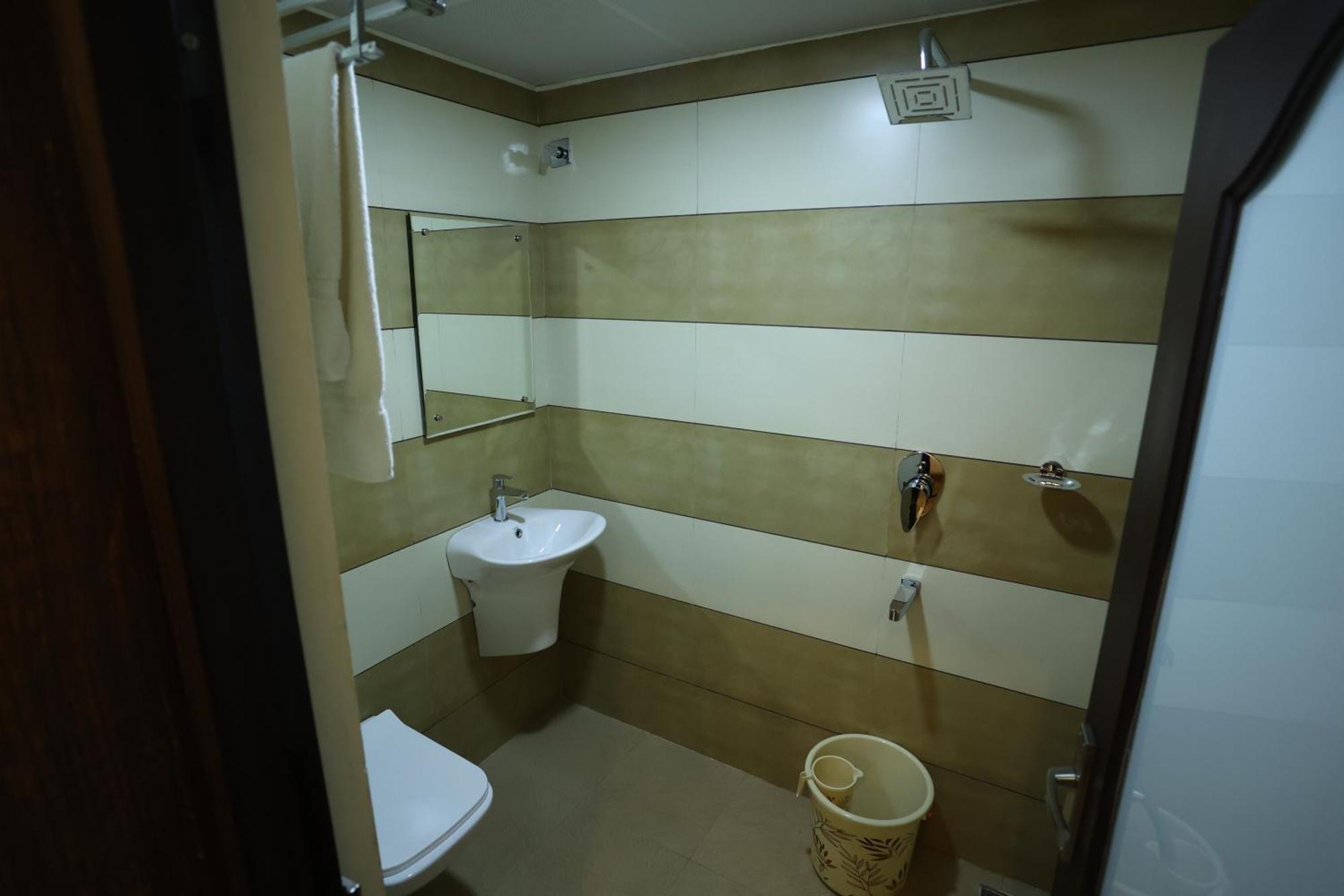 Balaji Regency Kanhangad Kannangad Exterior photo