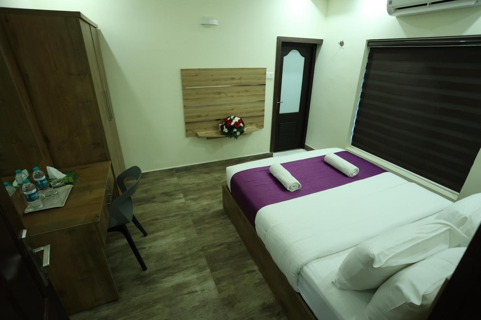 Balaji Regency Kanhangad Kannangad Exterior photo