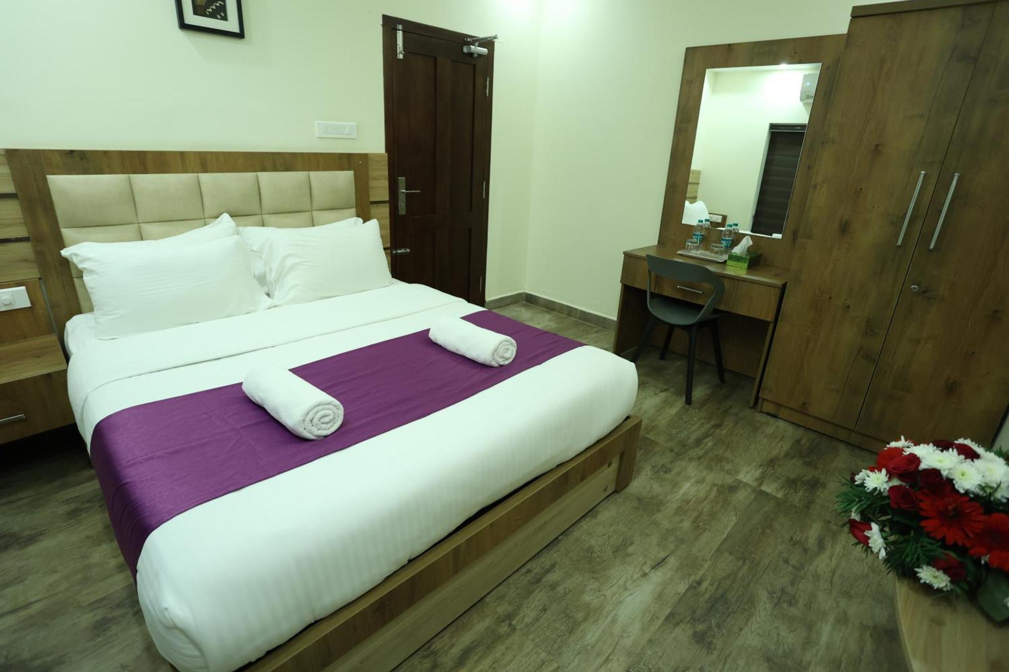 Balaji Regency Kanhangad Kannangad Exterior photo