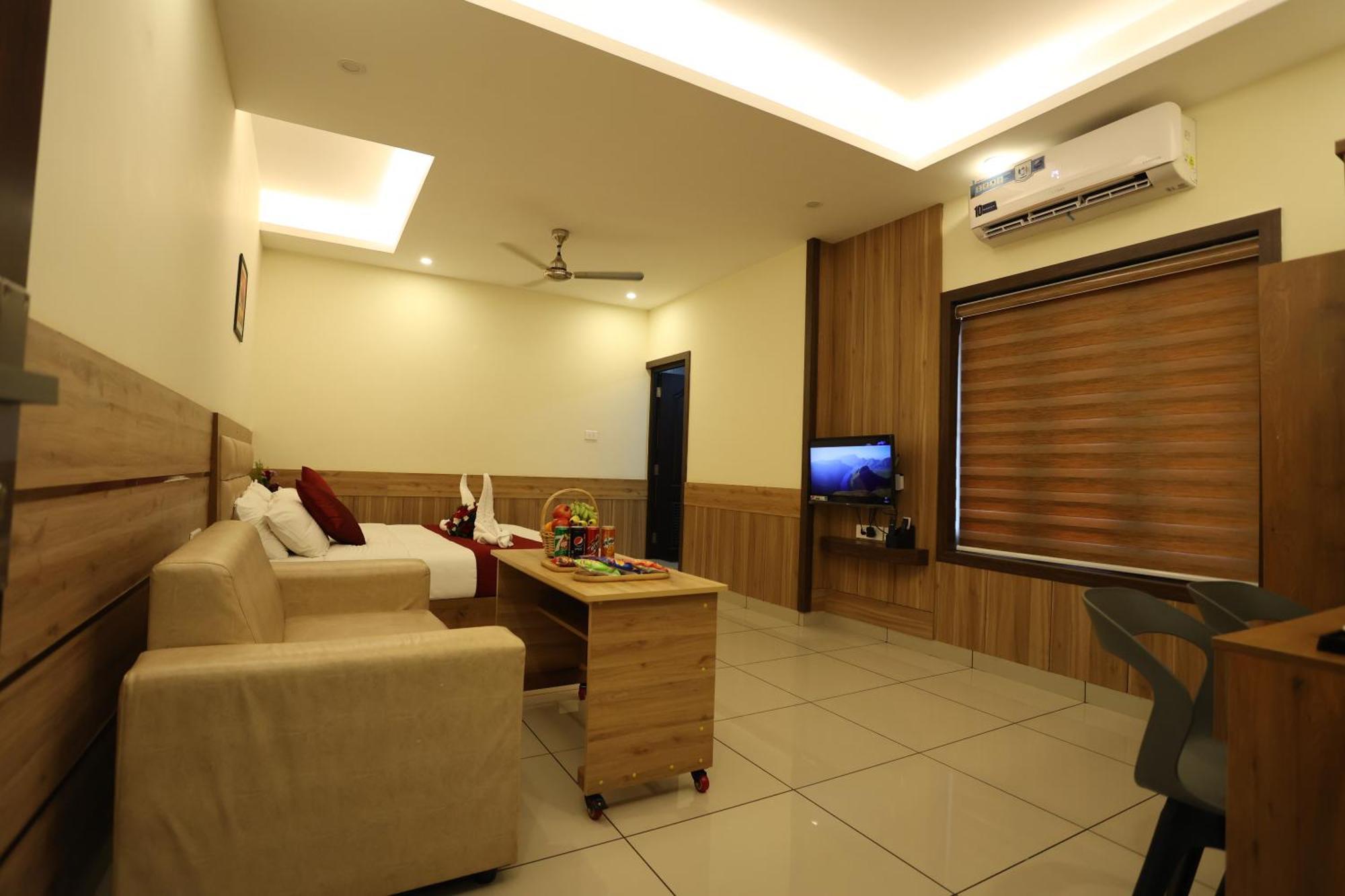 Balaji Regency Kanhangad Kannangad Exterior photo
