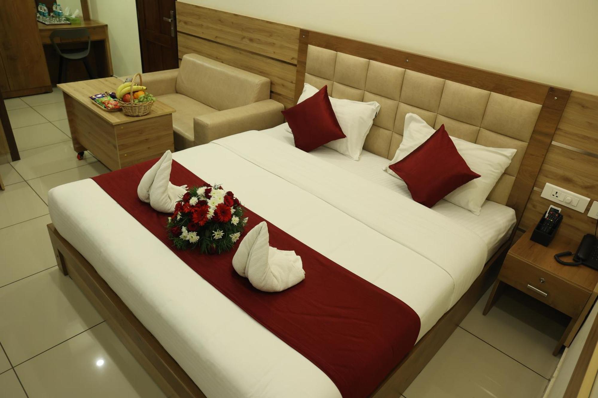 Balaji Regency Kanhangad Kannangad Exterior photo